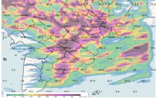Không chịu ảnh hưởng trực tiếp của áp thấp nhiệt đới, TP.HCM vẫn mưa lớn diện rộng