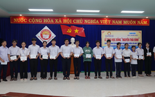 Trao học bổng Nguyễn Thái Bình - Báo Thanh Niên  cho 50 học sinh ở Quảng Ngãi