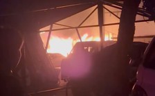 Hỏa hoạn giữa đêm khuya, người dân hoảng hồn di tản