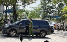 Truy bắt 2 nghi phạm cầm súng xông vào cướp ngân hàng ở Quảng Nam