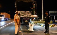 Tiền Giang: Bắt giữ xe tải vận chuyển 17 tấn đường cát lậu