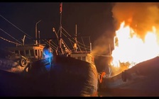 Đà Nẵng: Cháy 4 tàu cá neo đậu sát nhau