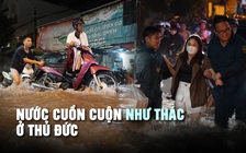 Mưa lớn ở TP.HCM: Nước cuồn cuộn như thác ở Thủ Đức