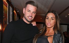 Cựu 'bom sex' Katie Price bị tình cũ tố lăng nhăng, dan díu với nhiều trai trẻ