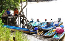 'Đi học' cùng con trên những chuyến đò