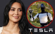 Kim Kardashian mê robot của Elon Musk