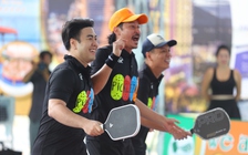 Diễn viên Huy Khánh, ca sĩ Akira Phan 'cháy' hết mình cùng giải pickleball đầy ý nghĩa