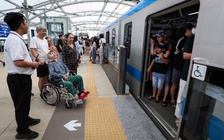 Metro chính thức chạy, người dân TP.HCM háo hức trải nghiệm