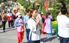 Hàng chục ngàn du khách đến Tây Ninh, Đà Nẵng du xuân, cầu an