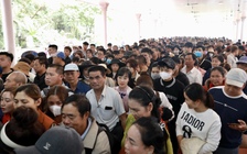 ‘Biển người’ đổ về chùa Hương trước ngày khai hội