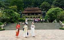 Tour du xuân, lễ hội đắt khách