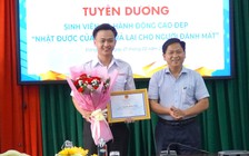 Khen thưởng sinh viên trả lại gần 11 triệu đồng cho người đánh rơi