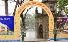 An ninh thắt chặt tại trận địa pháo hoa lớn nhất Hà Nội