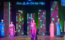 Phu nhân các đại sứ trình diễn áo dài trong Tuần lễ áo dài Việt Nam