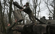 Ukraine tạm qua 'cơn khát' vũ khí