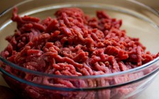 Ngày mới với tin tức sức khỏe: Ai nên hạn chế ăn thịt?