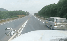 Lập biên bản tài xế tạt đầu, vượt ẩu trên cao tốc Cam Lộ - La Sơn