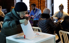 Người Nga bỏ phiếu bầu tổng thống, Ukraine tăng cường tấn công biên giới
