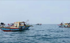 Tìm kiếm vợ chồng ngư dân mất tích trên vùng biển Hà Tĩnh
