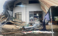 Quảng Trị: Mưa lớn kèm lốc xoáy ở Lao Bảo, 27 nhà dân tốc mái