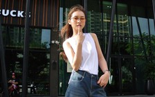 Quần jeans xanh 'vạn năng' đáng sắm nhất mùa này