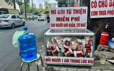 Thùng mì 'kỳ lạ' ở TP.HCM: 'Mát rượi tình người' giữa những ngày nắng nóng