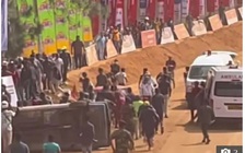 Xe đua lao vào khán giả làm nhiều người chết ở Sri Lanka