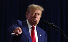 Ông Trump trở lại 2 bang chiến địa, chỉ trích chính sách nhập cư