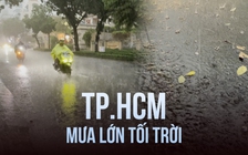 TP.HCM mưa lớn tối trời, sấm chớp nhiều nơi