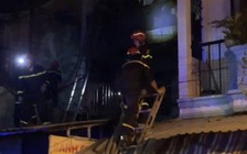 TP.HCM: Cứu 5 người khỏi vụ cháy nhà 3 tầng ở Q.10