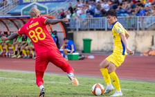 Lịch thi đấu, trực tiếp vòng 24 V-League hôm nay: Nảy lửa Quảng Nam đấu SLNA, trọng tài ngoại