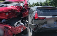 Kẹt xe nhiều km vì tai nạn liên hoàn trên Xa lộ Hà Nội