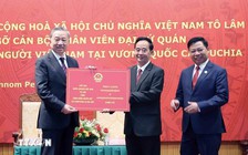 Chủ tịch nước Tô Lâm thăm Đại sứ quán, gặp mặt cộng đồng người Việt ở Campuchia
