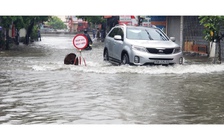 Hải Phòng: Mưa lớn làm ngập lụt nhiều tuyến phố