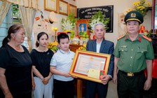Truy tặng Huân chương Bảo vệ Tổ quốc cho phó công an phường hy sinh