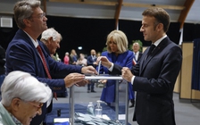 Pháp đối diện bế tắc chính trị sau vòng bầu cử gay cấn