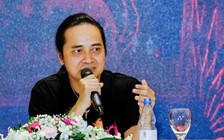 Ban nhạc Bức Tường làm concert trong nhà hát