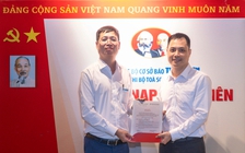 Báo Thanh Niên kết nạp đảng viên mới ở Trường dạy làm báo Huỳnh Thúc Kháng