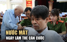 Bật khóc ngày làm thẻ căn cước: ‘Mừng hết lớn luôn'