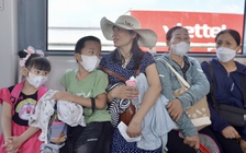 Trải nghiệm tuyến metro Nhổn - ga Hà Nội, người dân phấn khởi 'tàu đi nhanh quá'