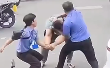 Clip tài xế xe buýt đánh nhau với người chạy xe công nghệ náo loạn cả vòng xoay: CSGT TP.HCM ra quyết định