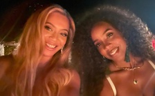 Beyoncé thân thiết như chị em ruột với thành viên Destiny's Child