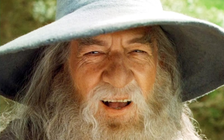 'Gandalf' Ian McKellen tái xuất trong loạt phim 'Chúa tể những chiếc nhẫn' mới