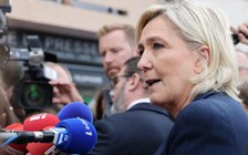 Lãnh đạo phe cực hữu Pháp thúc giục Tổng thống Macron trưng cầu dân ý