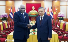 Việt Nam luôn sát cánh cùng Cuba