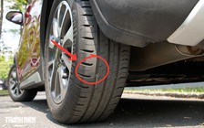 Đường rãnh ngoằn ngoèo trên lốp xe có công dụng gì?