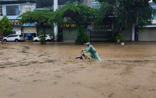 Ứng phó lũ lịch sử còn bị động