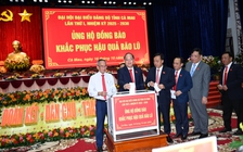 Đại biểu dự Đại hội Đảng bộ tỉnh Cà Mau giúp đồng bào bị ảnh hưởng bão