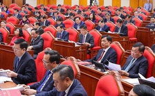 Bộ Chính trị: Đánh giá cán bộ hằng quý, điều chuyển khi không hoàn thành nhiệm vụ