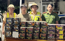 CSGT Quảng Trị phát hiện các vụ vận chuyển hàng cấm, thu giữ 1 tạ pháo, 6.000 viên ma túy